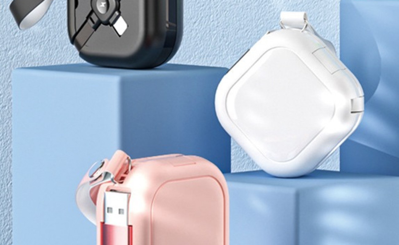 時下最夯 四方三合一伸縮充電線 出門在外包包必備